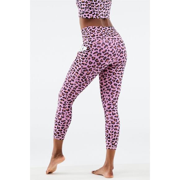 NEW Fabletics Oasis PureLuxe High-Waisted Capri in Light Rose Meru - Size XXS - Picture 3 of 7